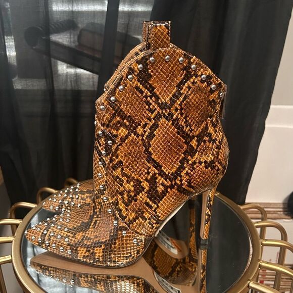 Jessica Simpson Pixillez 3 Wester Heeled Faux Snakeskin Boots - Picture 5 of 9